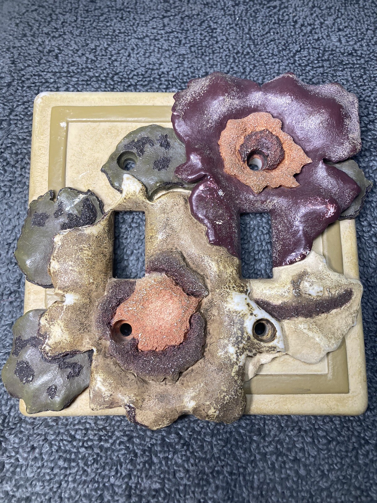 Decorative Switchplate Double Flowers By Borders Unlimited No Chips or Cracks