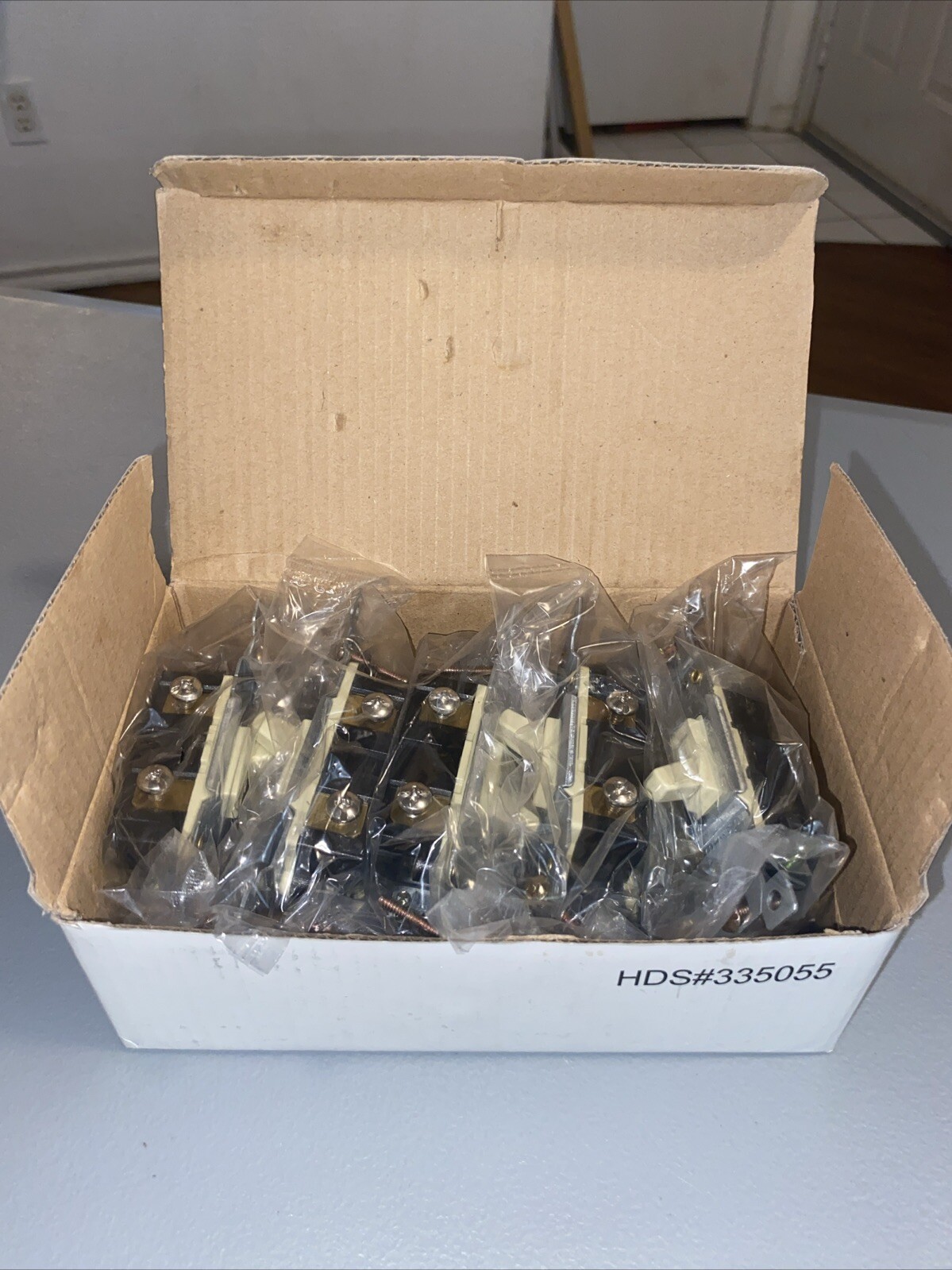 Maintenance Warehouse 15 Amp 1 Pole Wall Switch -Quickwired/Side Wired, 10 Pack