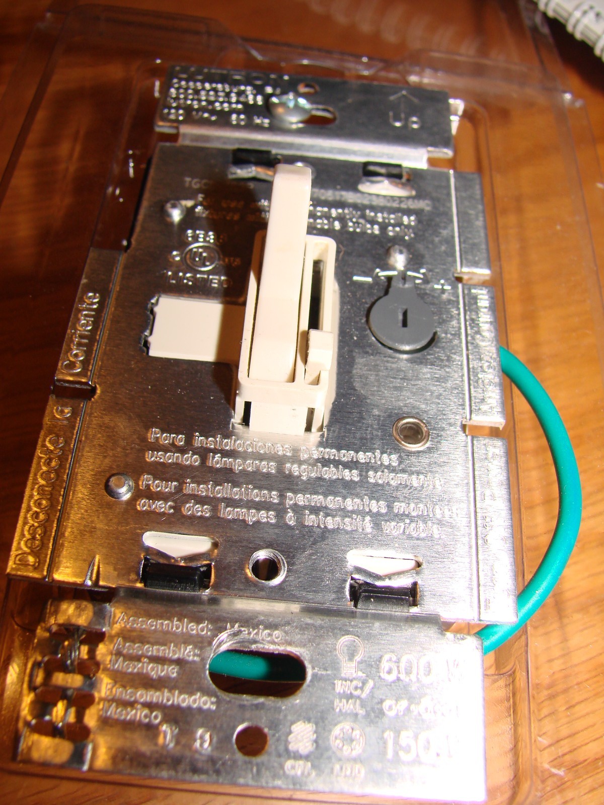 Lutron Toggler TGCL-153P 150W Single-Pole Dimmer Switch For Dimmable Bulbs
