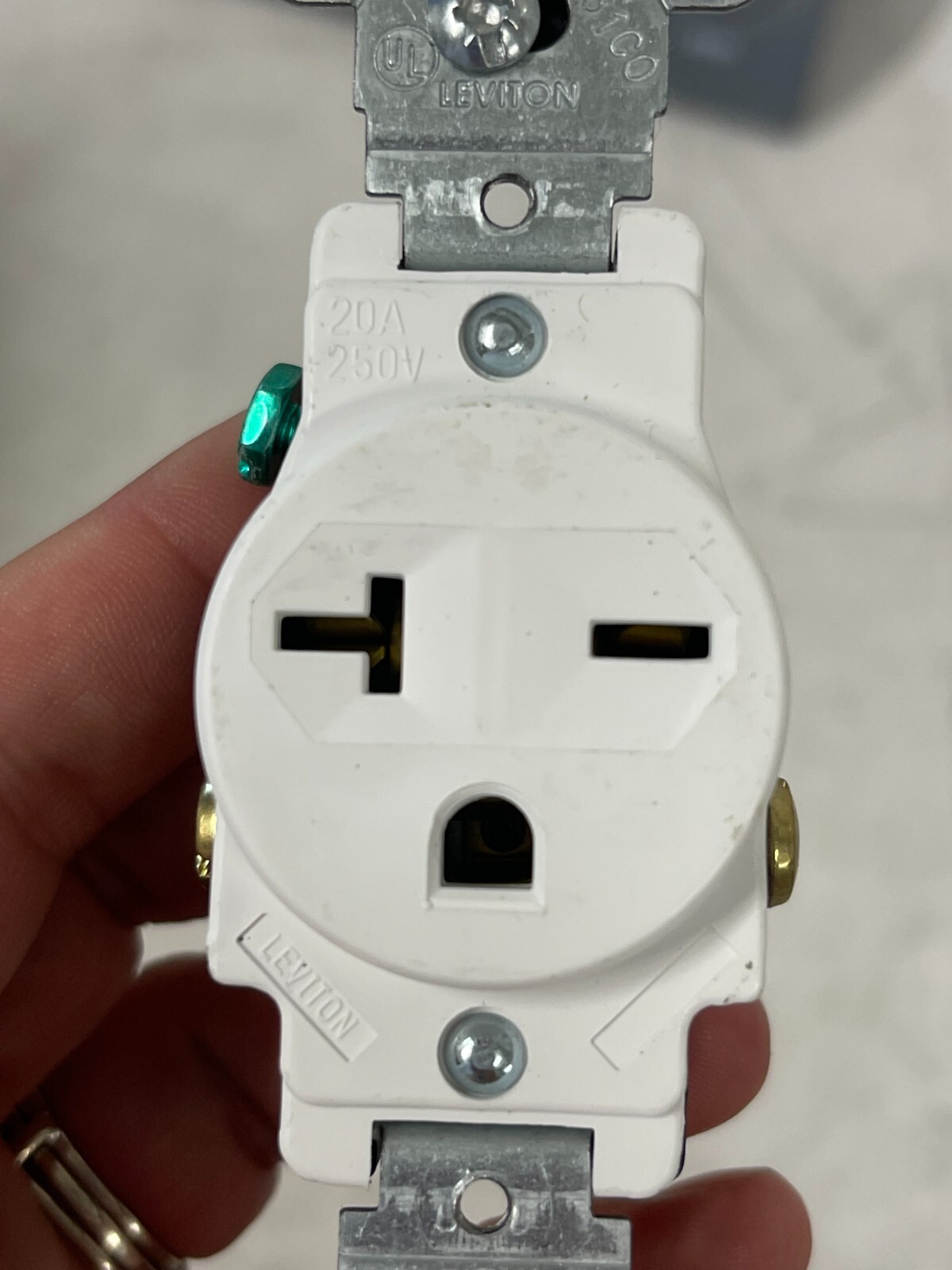 CASE OF 10 Leviton PLUS+ Commercial 20A-250V 20 PAMP Single Outlet 5821-WS
