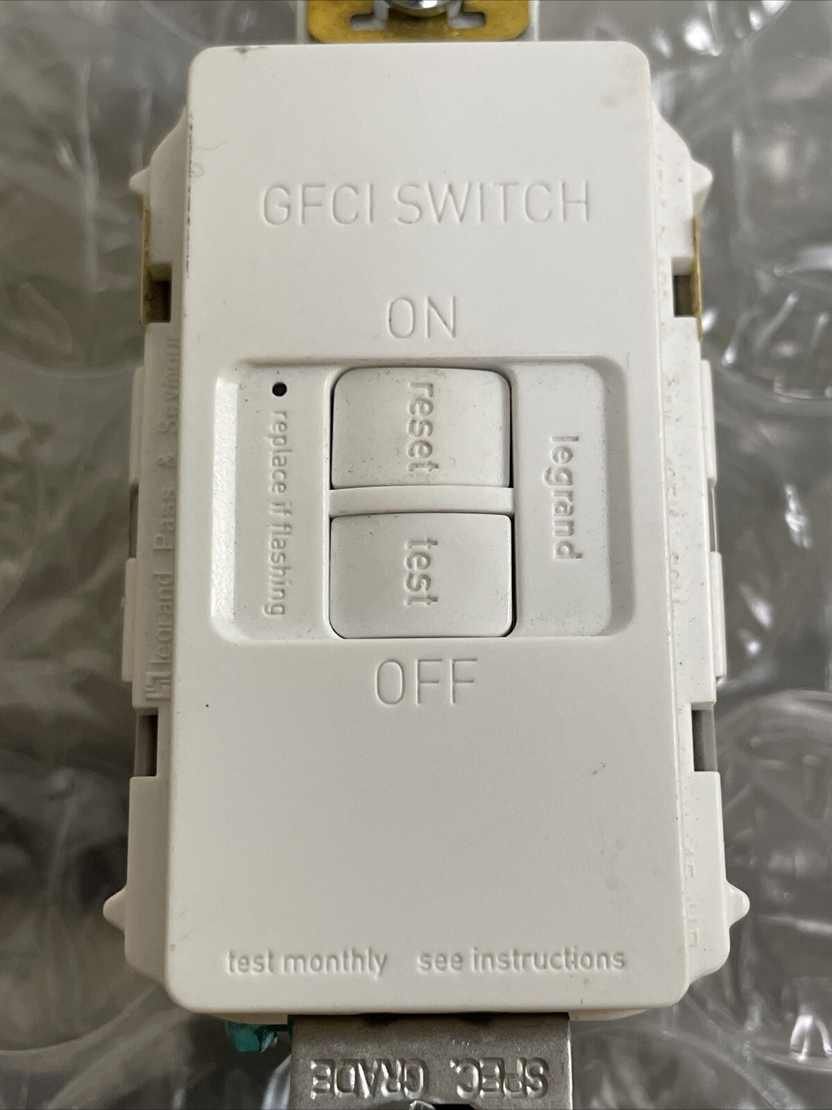 LEGRAND E42190 GFCI Switch 20A 2 Pole 120 VAC20 Amp (White)