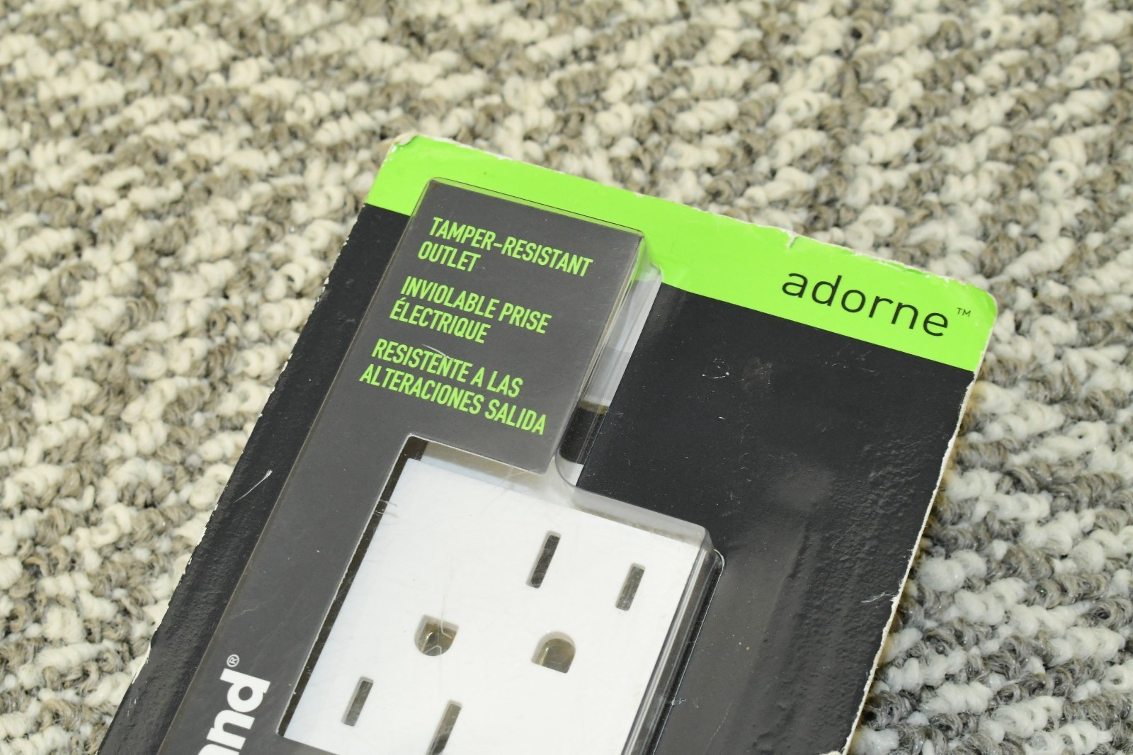 Legrand Adorne 15A Tamper-Resistant Outlet (White Finish), ARTR152W4