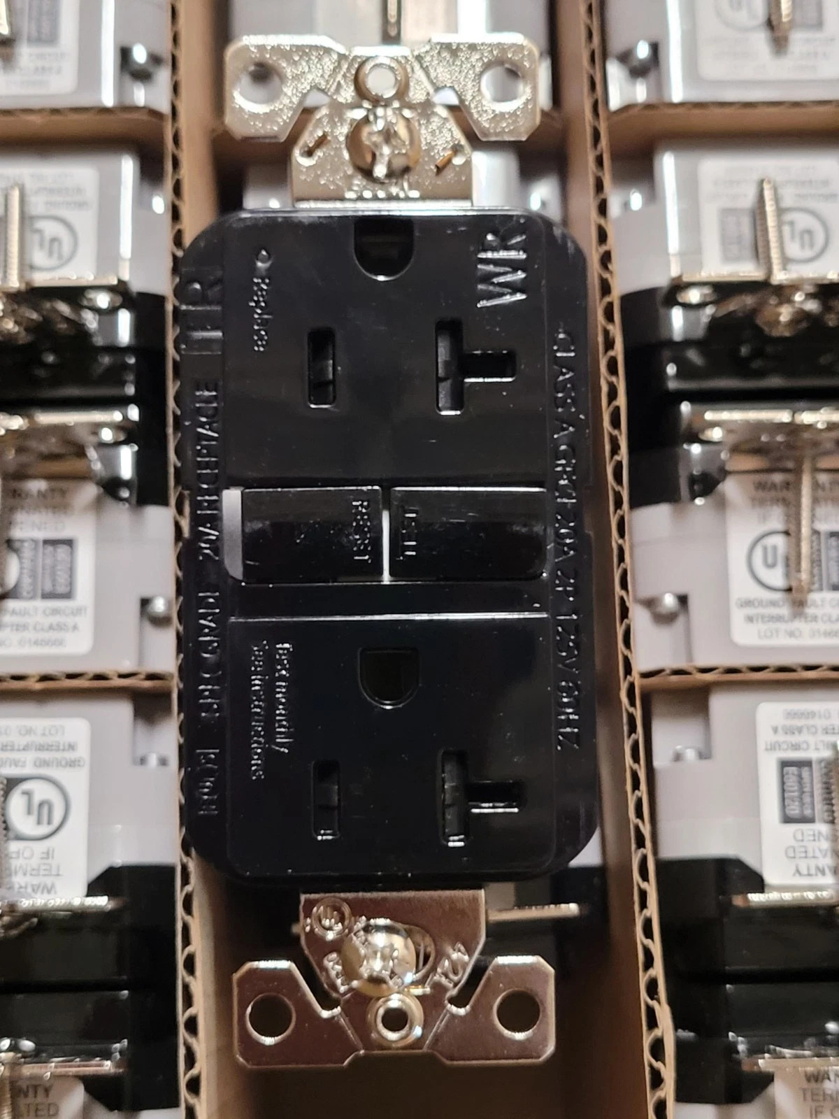 Eaton GFCI Outlet TWR Slim Tamper Weather Resistant 125V TWRGF20BK (Bulk 1-50Ct)