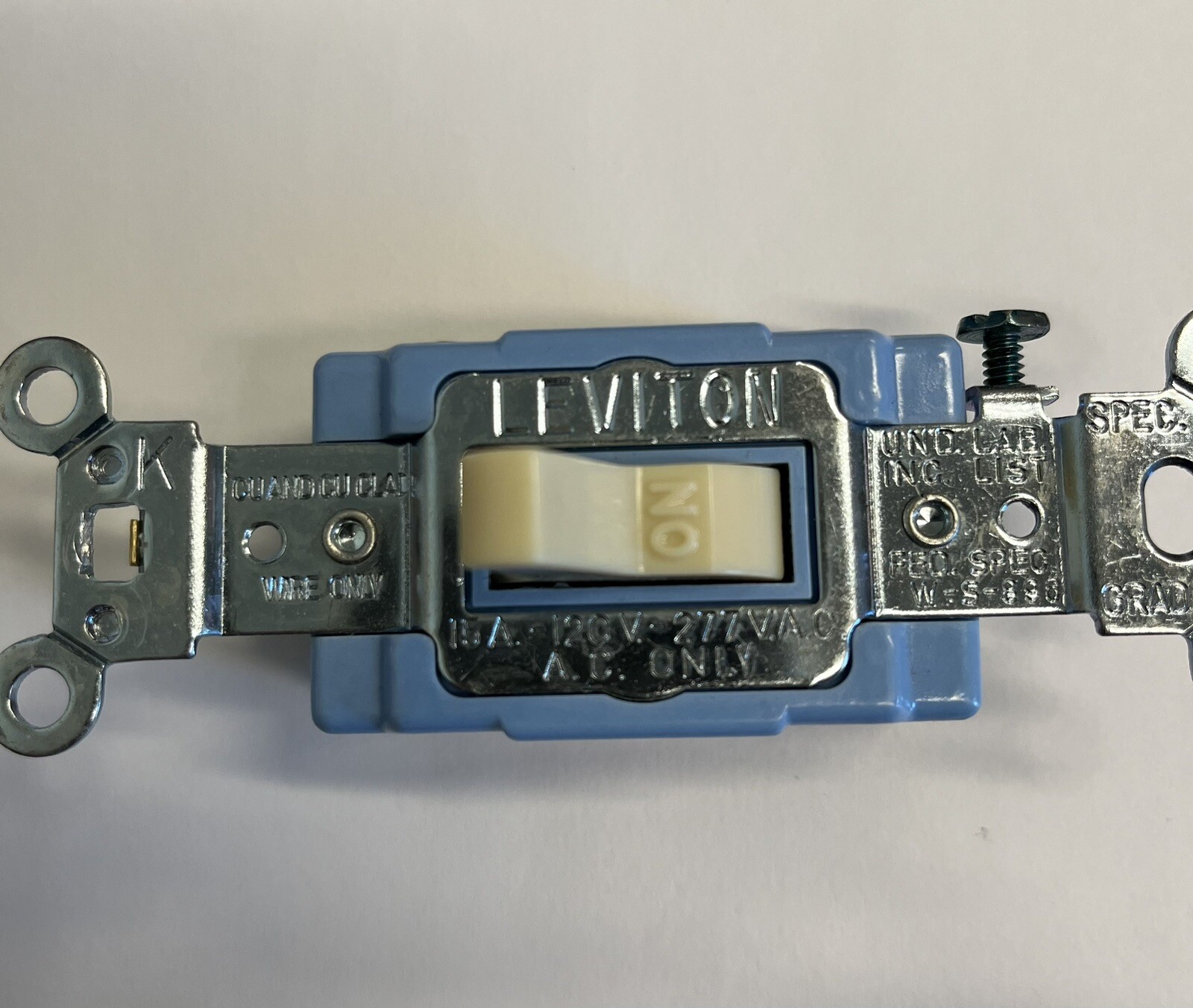 LEVITON 1201-2I IVORY SP SPEC COMMERCIAL GRADE 15A 120/277V AC SIDE/BACK WIRED