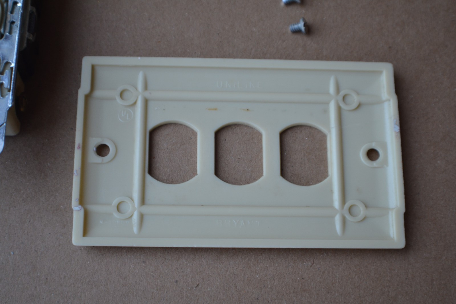 Vint. Slater Single Despard Toggle Switches W/Pilot Light. Uniline Cover. Ivory