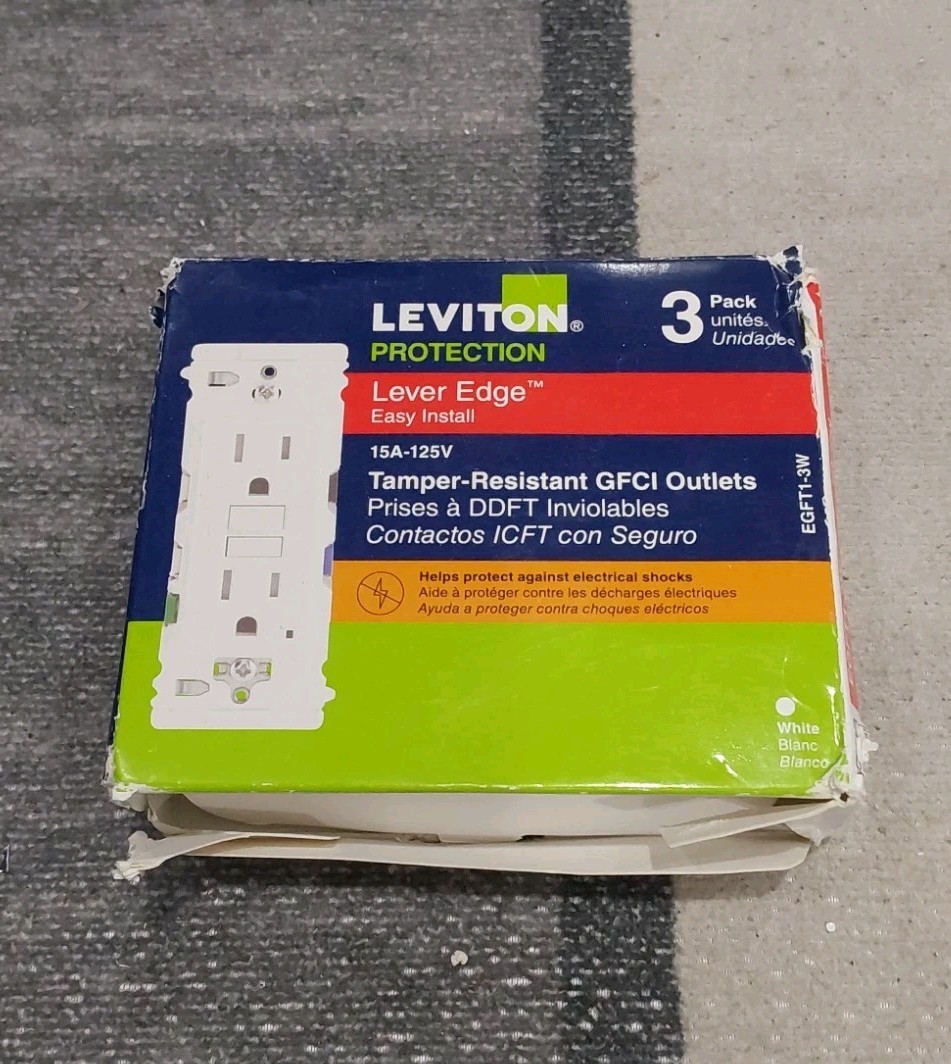Leviton Tamper Resistant GFCI Duplex Outlets 15A 125V White 3 Pack EGFT1-3W H4