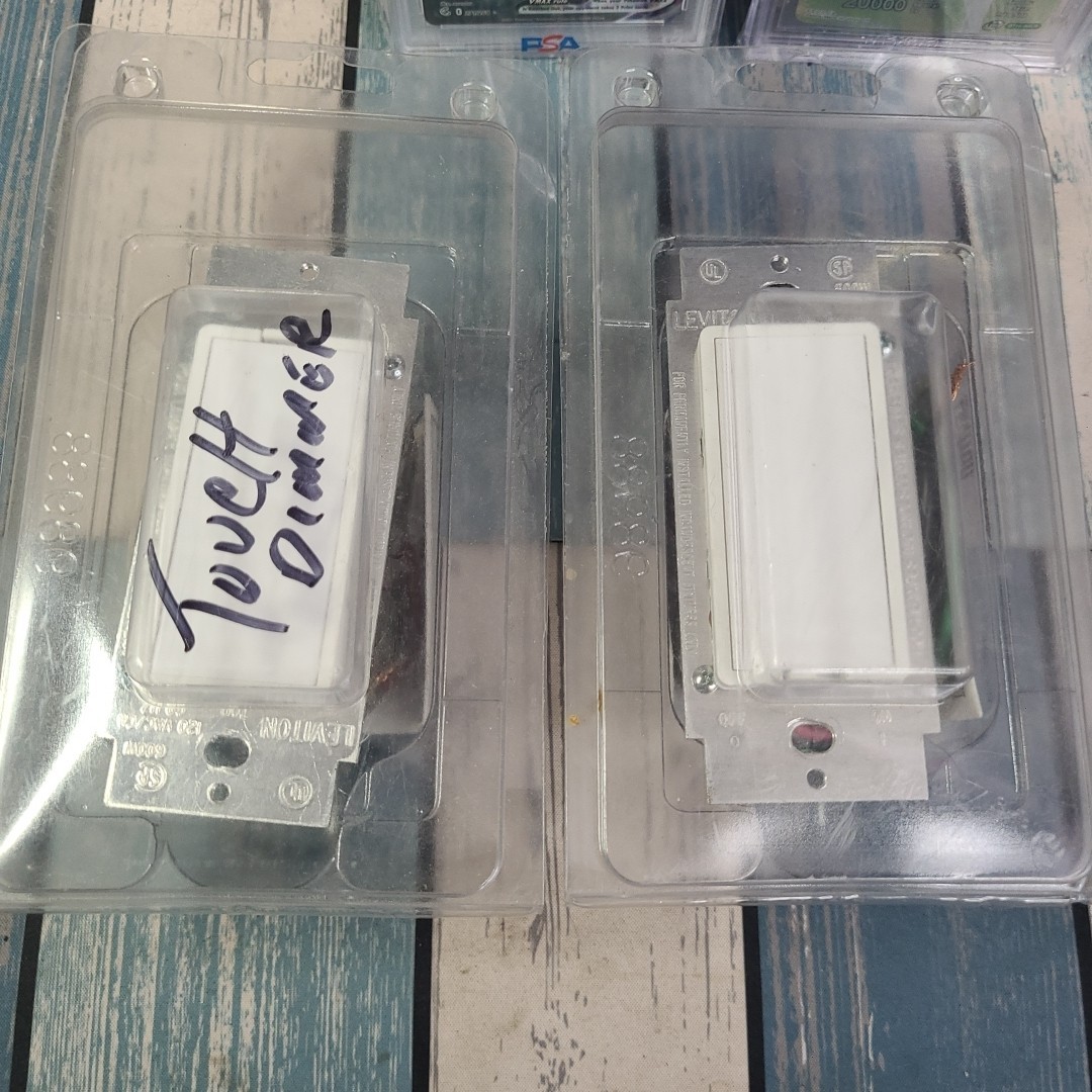LOT of 2 Leviton TRUE TOUCH WHITE Decora 600 Watt Incandescent TOUCH Dimmer 6606