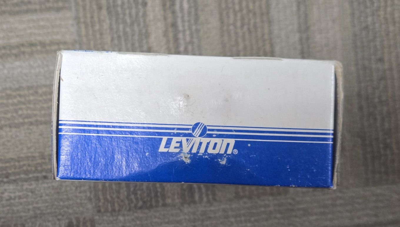 Leviton 15A-125V: 2-Pole, 3-Wire: Duplex Receptacle: White: 10 Pack