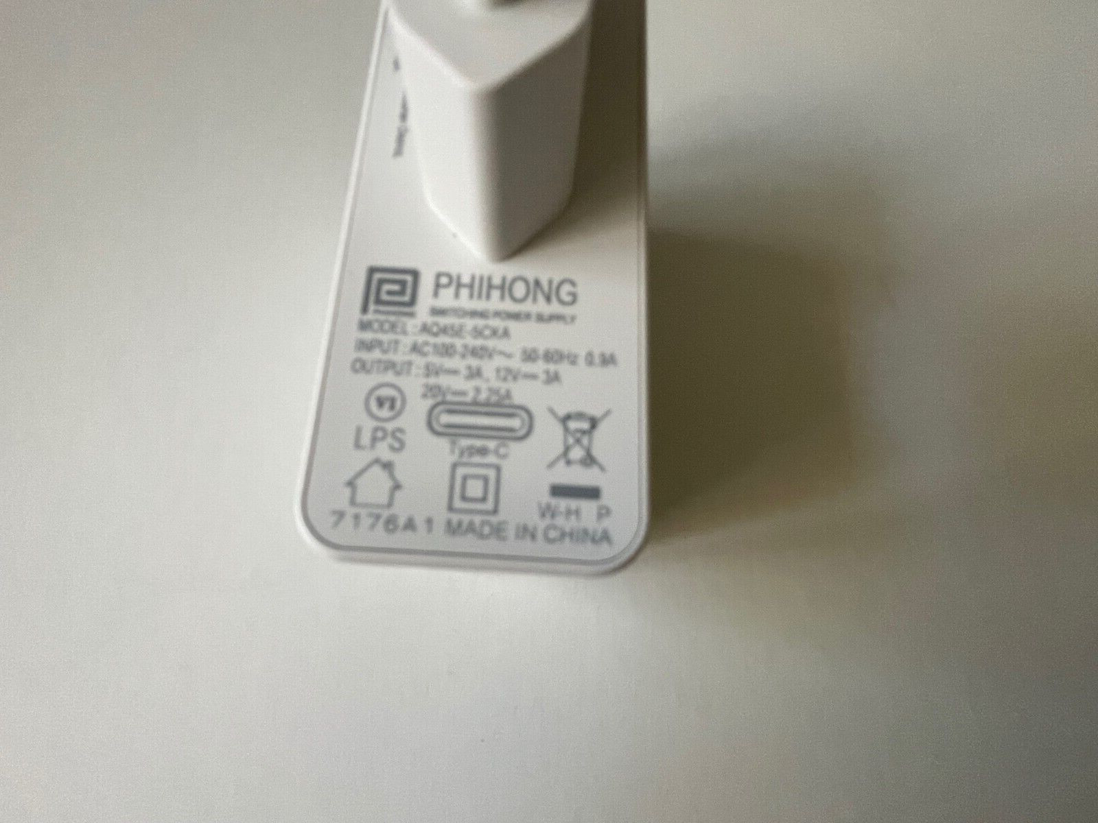 Phihong AC100-240V 50-60Hz 5V Charger EU European Adapter Plug to USB Type C