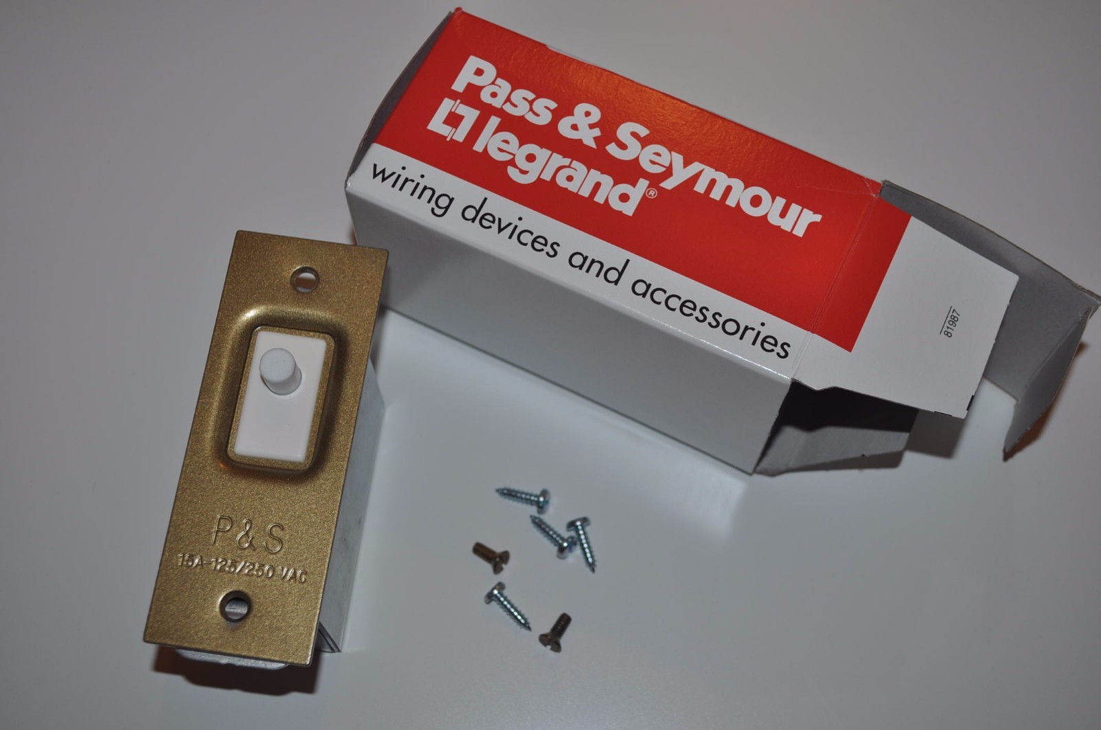 Pass & Seymour Legrand Pressure Sensitive Door Switch 15A Light On Closed 1201