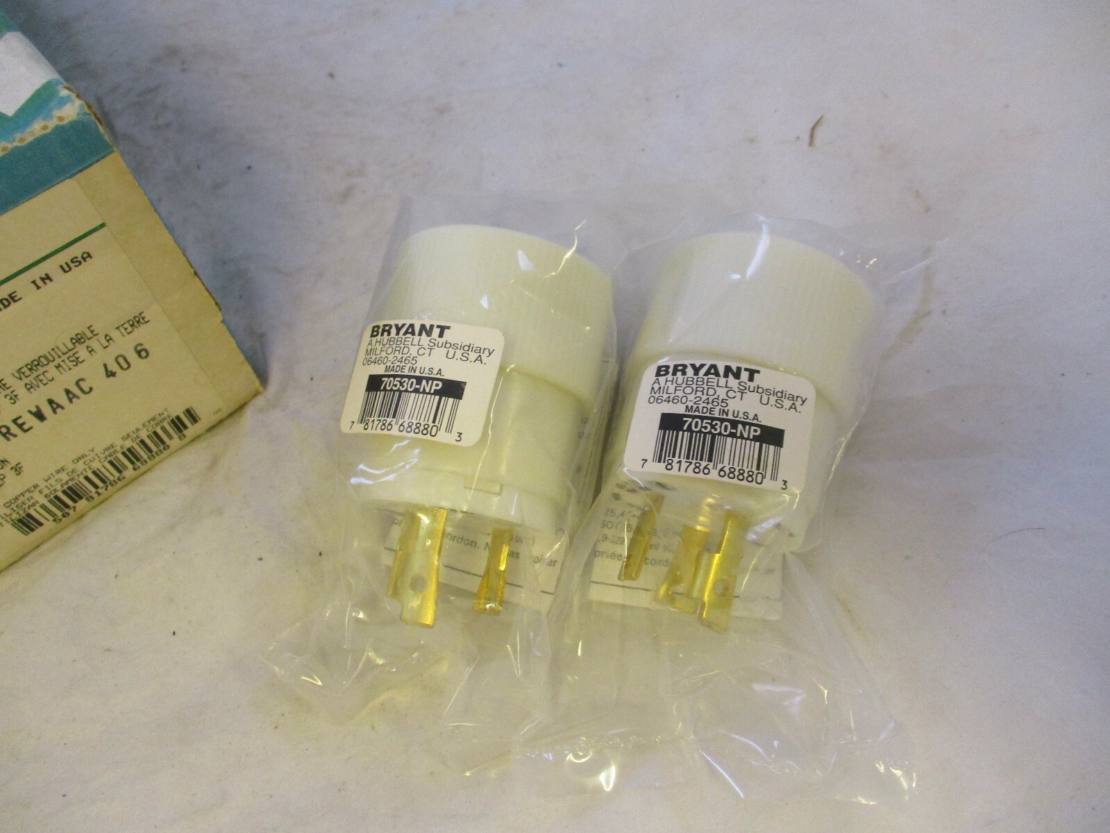 (QTY 2) BRYANT HUBBELL 70530NP LOCKING PLUG TWIST LOCK L5-30 30A 125V