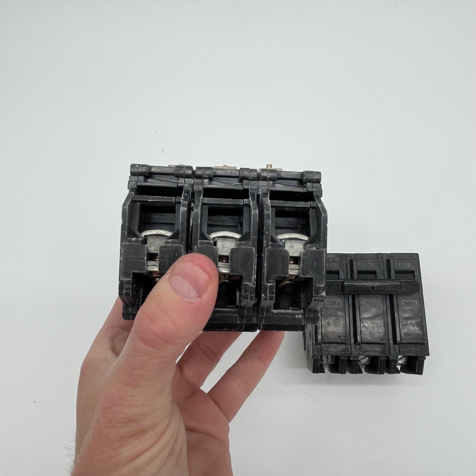 (Lot of 2) GE THQB32020 3-Pole 20A 240V Bolt-On Circuit Breaker THQB 20 Amp 3P