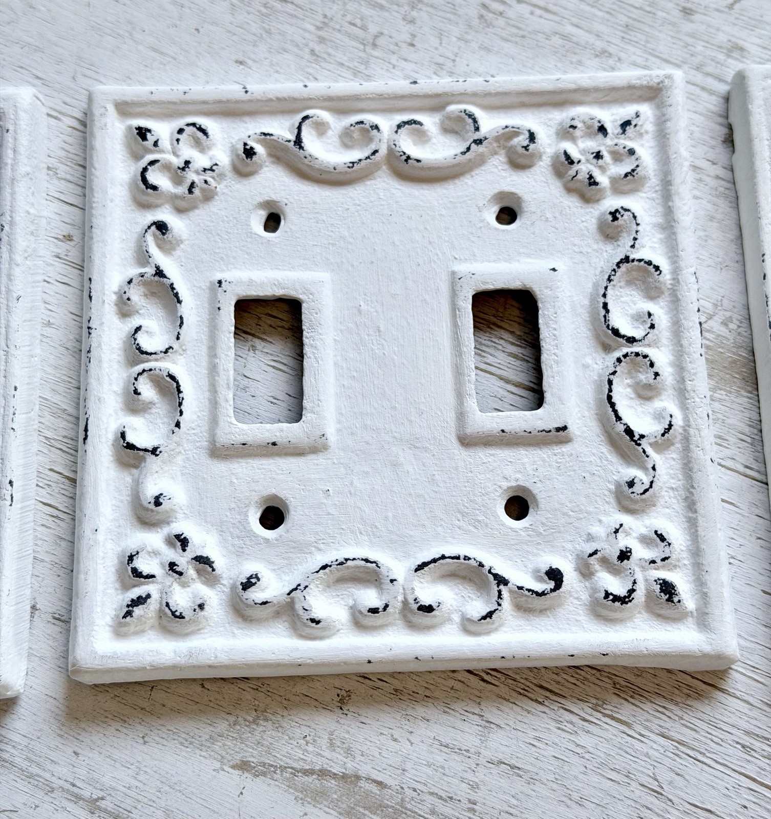 Set Of 3 Fleur De Lis Vintage Style Hand Painted White Cast Iron Wall Plates