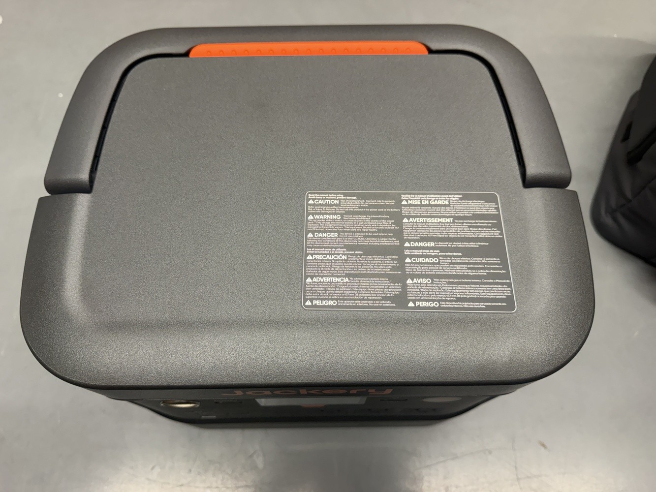 Jackery Explorer 2000 V2 Portable Power Station JE-2000D