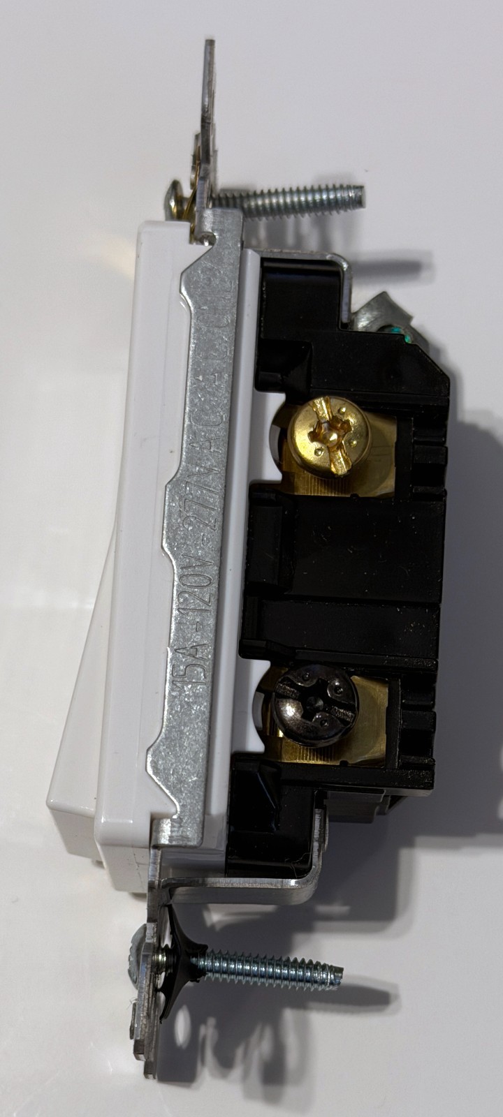 Leviton S12-5603-2WS White 15 Amp Residential Grade Decora 3-Way AC Quiet Switch