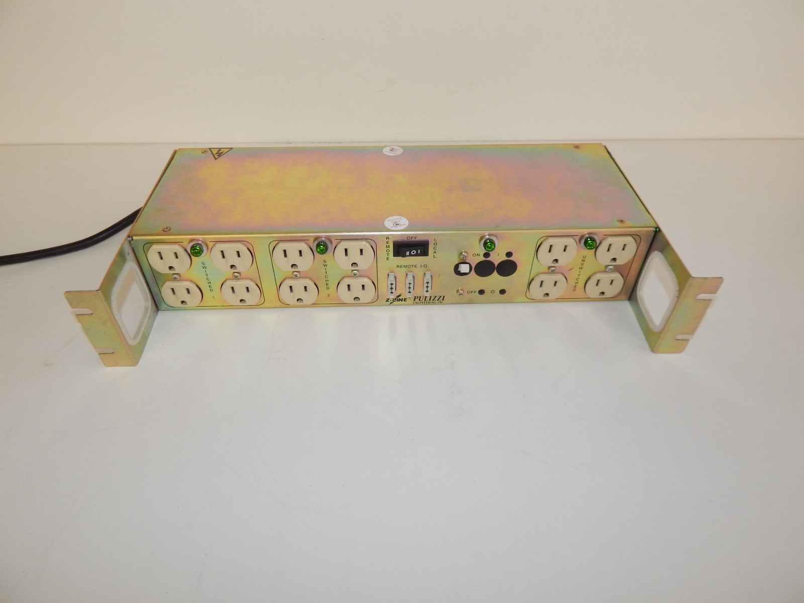 *LL* EATON PULIZZI Z-LINE POWER DISTRIBUTION PC125-A2-LT (DZH25)