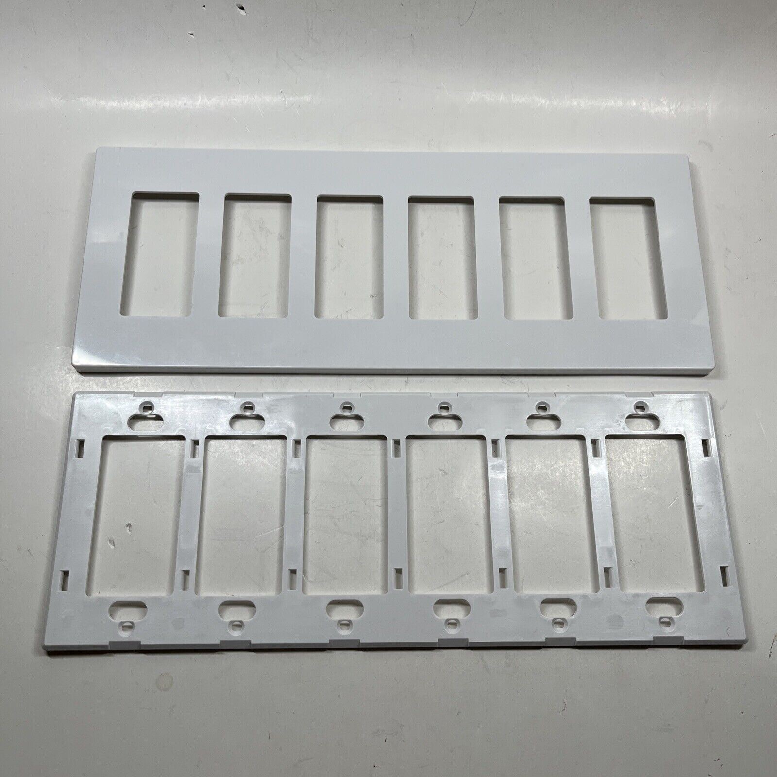 Lutron CW-6-WH Claro 6-Gang Wallplate White (USED w/ NO SCREWS)