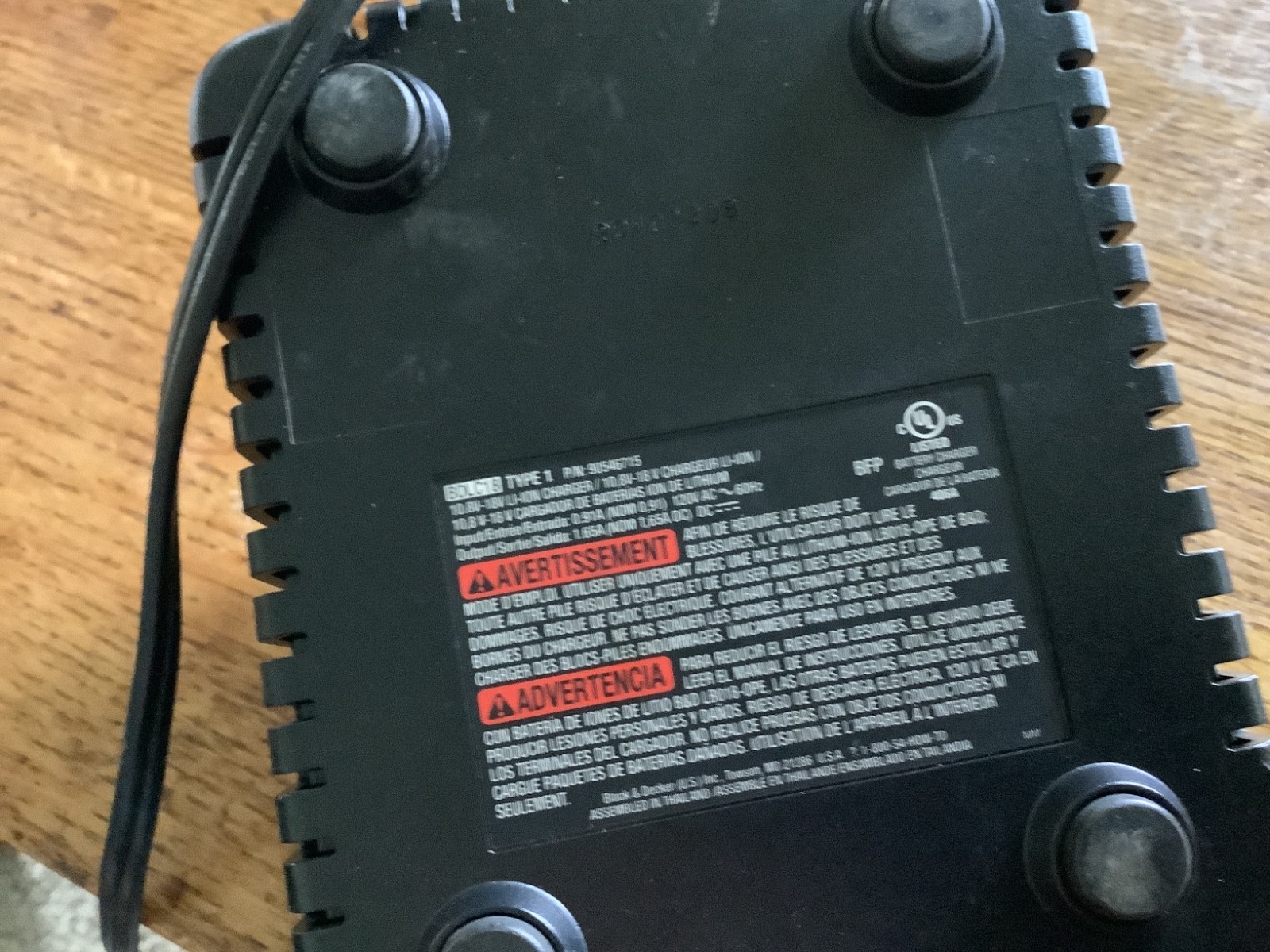 BATTERY CHARGER. BLACKAND DECKER 18v lithium