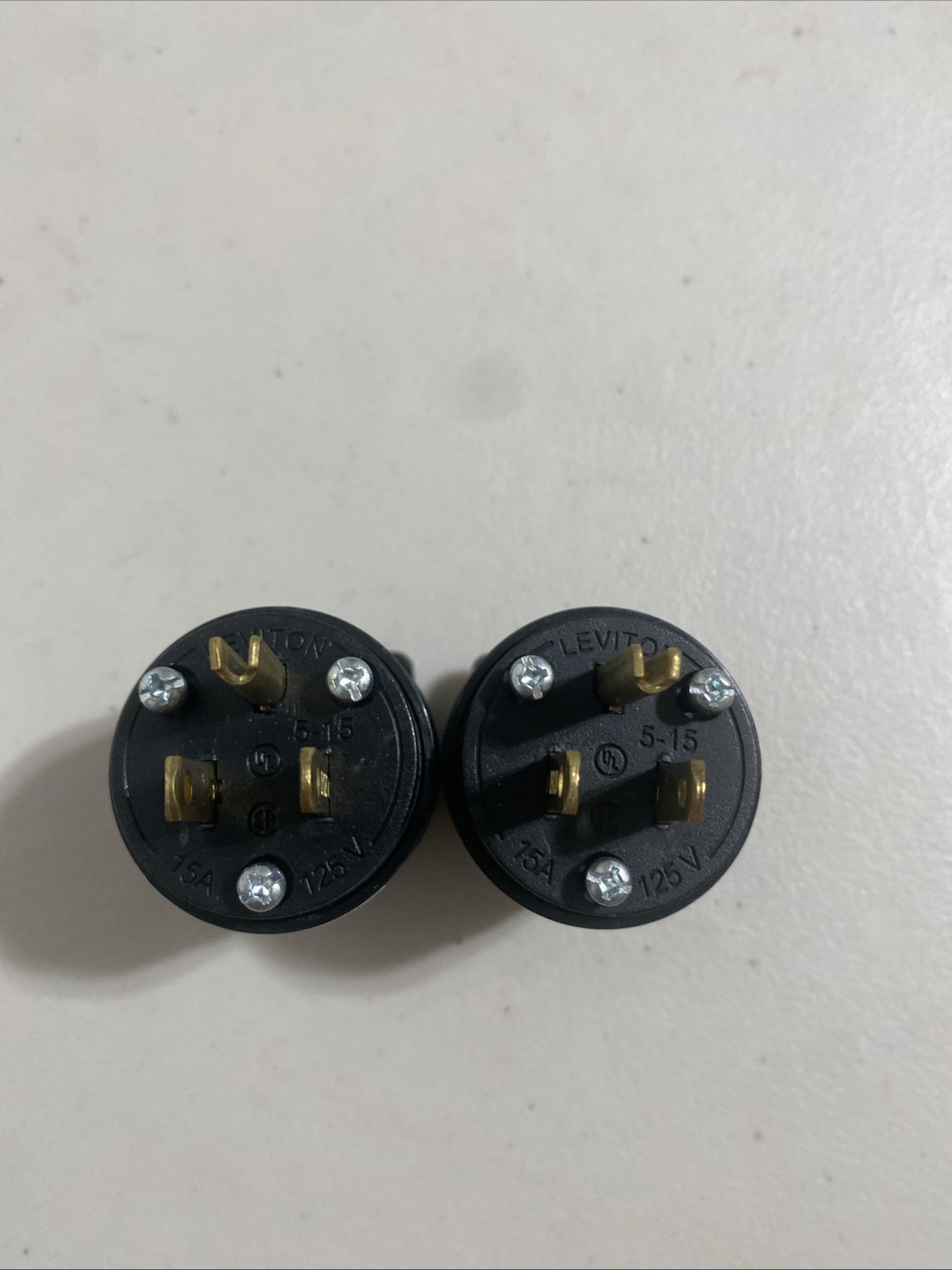 Leviton 515PR 15 Amp 2C35WO Lot -2