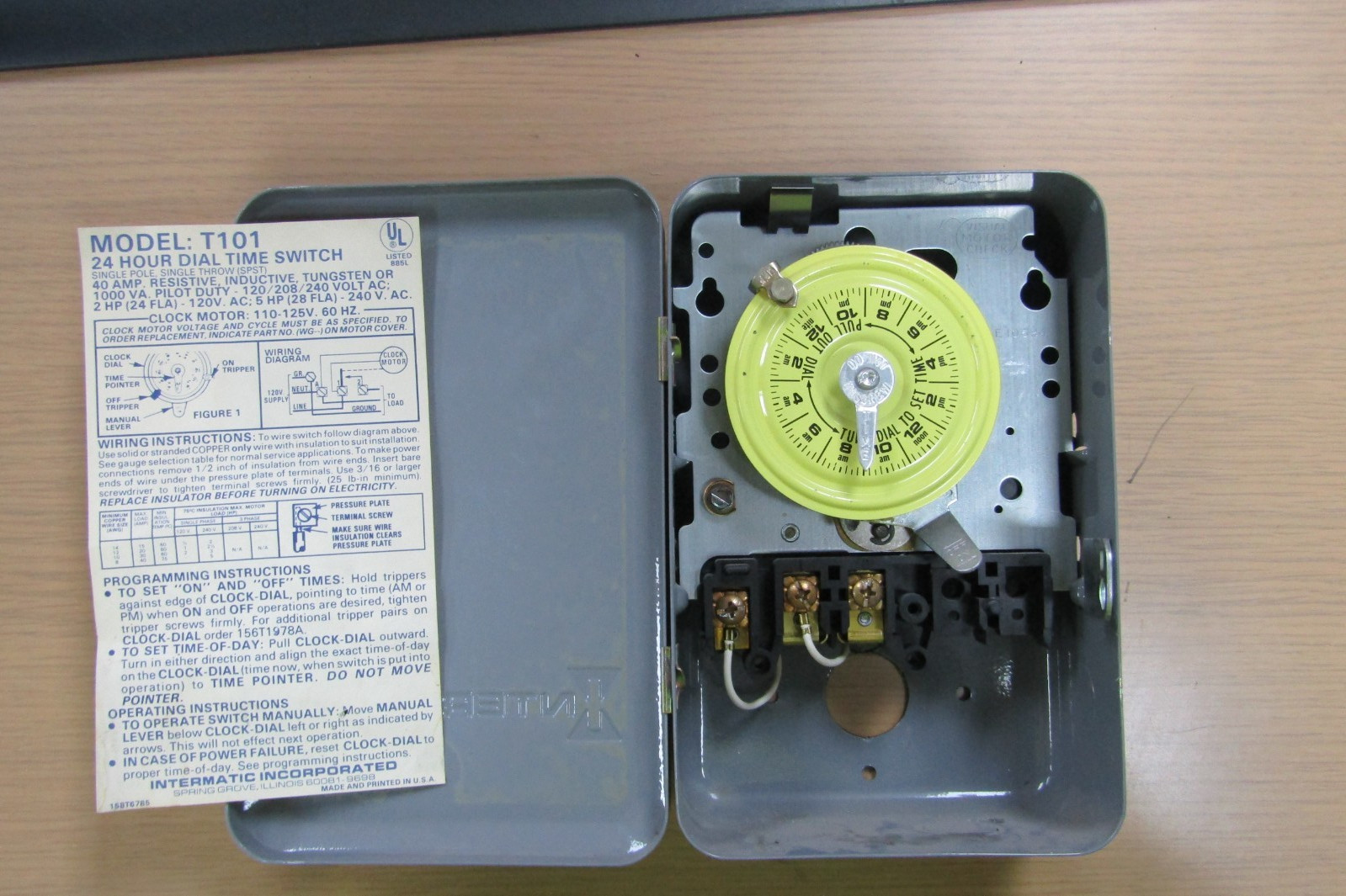😏 INTERMATIC 24 HR DIAL TIME SWITCH 40 AMP 5 HP 240 VAC T101