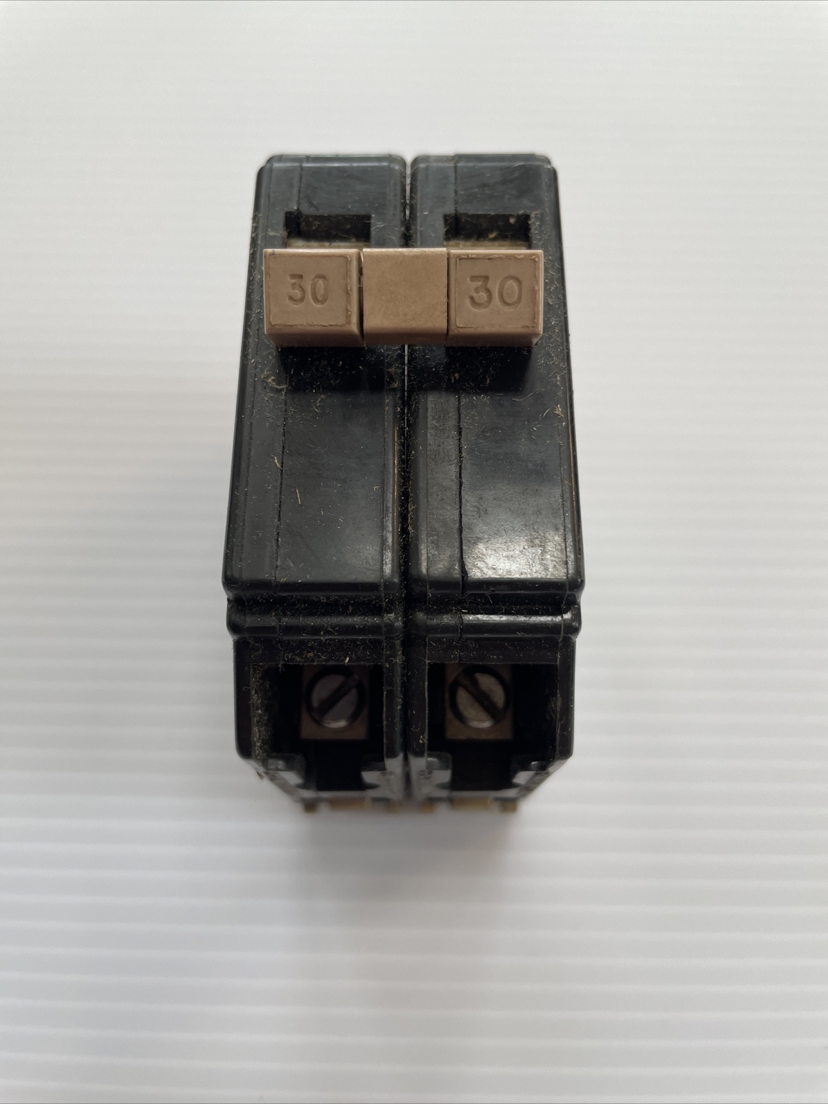 CUTLER HAMMER CH230 DOUBLE POLE 30 AMP240 VOLT CIRCUIT BREAKER METAL FEET TESTED