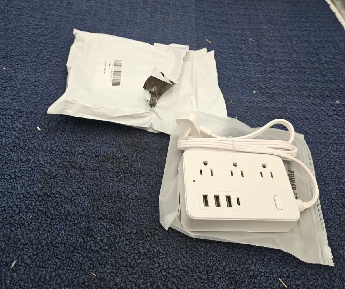 (QTY 3) EL-17 Power Strip with USB Charger AC 110V 50/60Hz 1250W 10A Max 125V