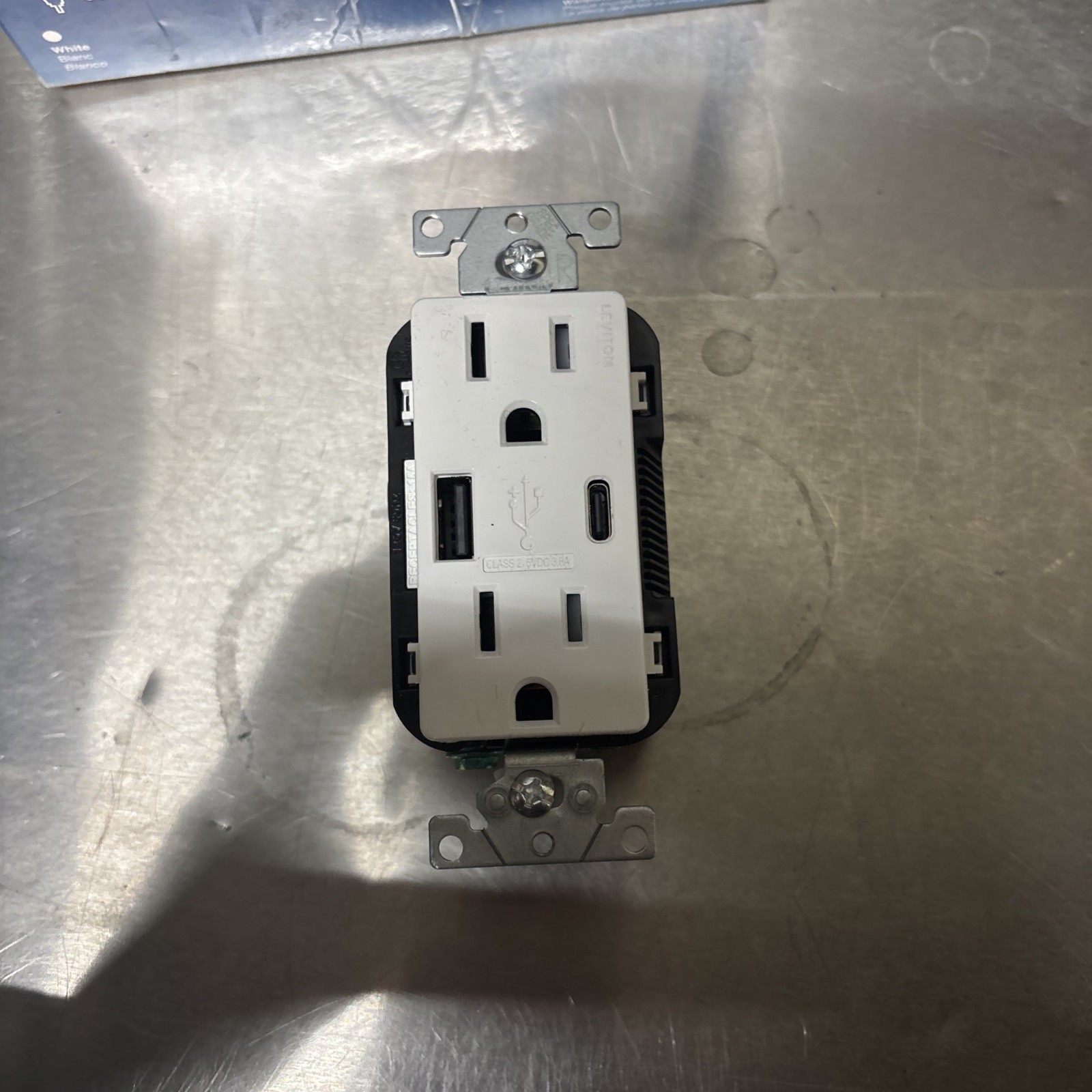3-Pack LEVITON T5638-B3W Tamper-Resistant 18W USB-A & USB-C Duplex OUTLETS #5524