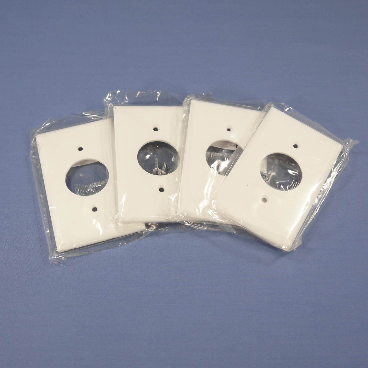 Eagle 2131W White 1-Gang 1.406in. Outlet Plastic Standard Wallplate Cover 4pcs
