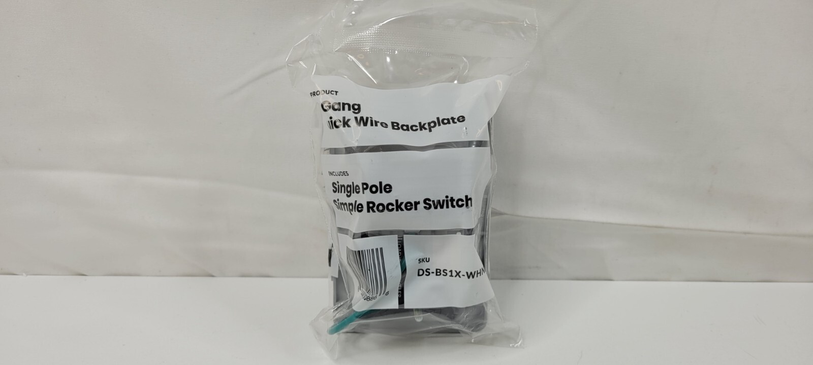 Deako DS-BS1X-WHNL-UCQ 1-Gang Quick Wire Backplate w/ 1Pole Simple Rocker Switch